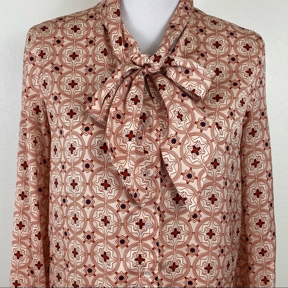 Avec Les Filles Pussy Bow Tie Neck Printed Blouse - Picture 4 of 10